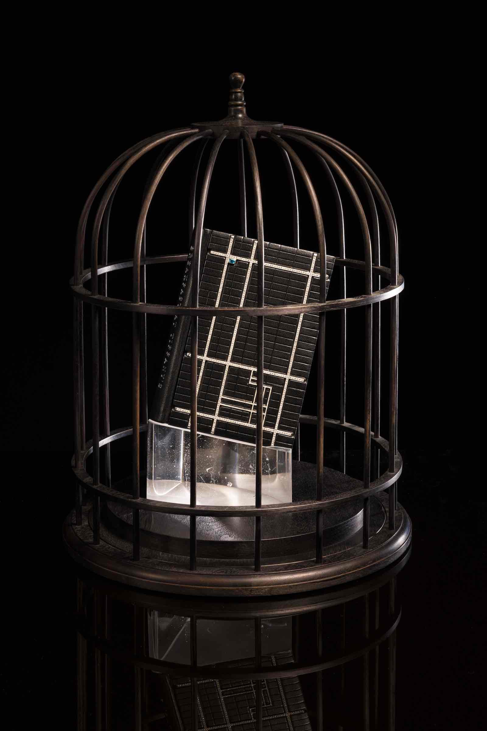 Breakfast at Tiffany's in the bird cage
